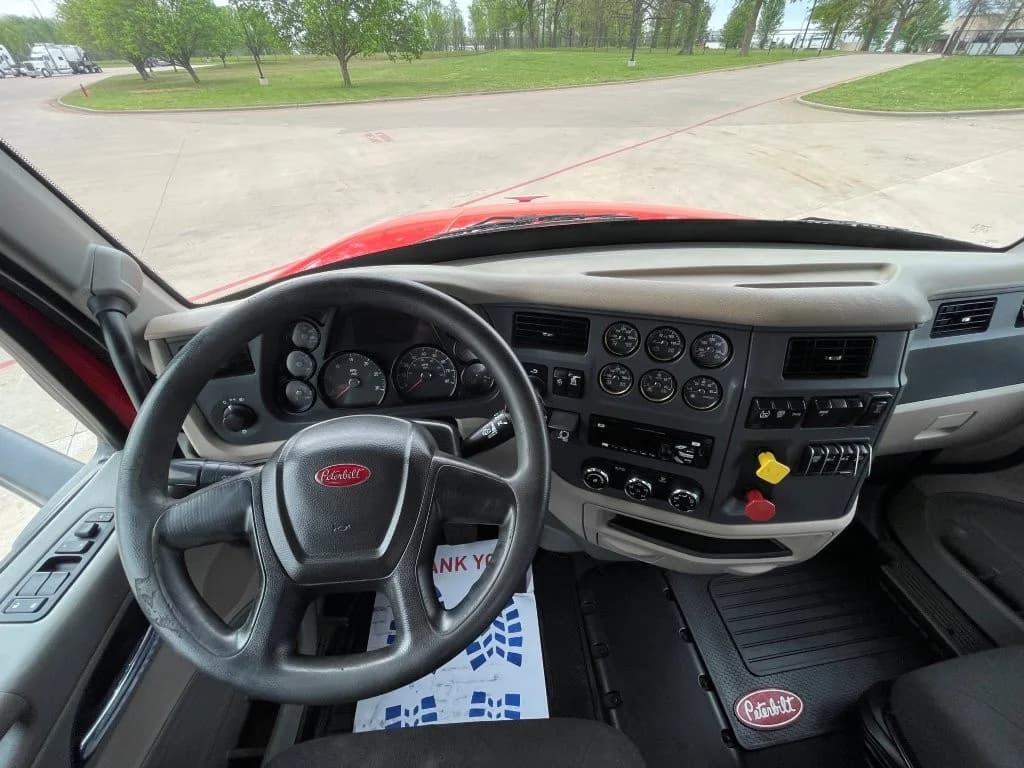 2021 Peterbilt 567 in Springfield, MO — photo 12