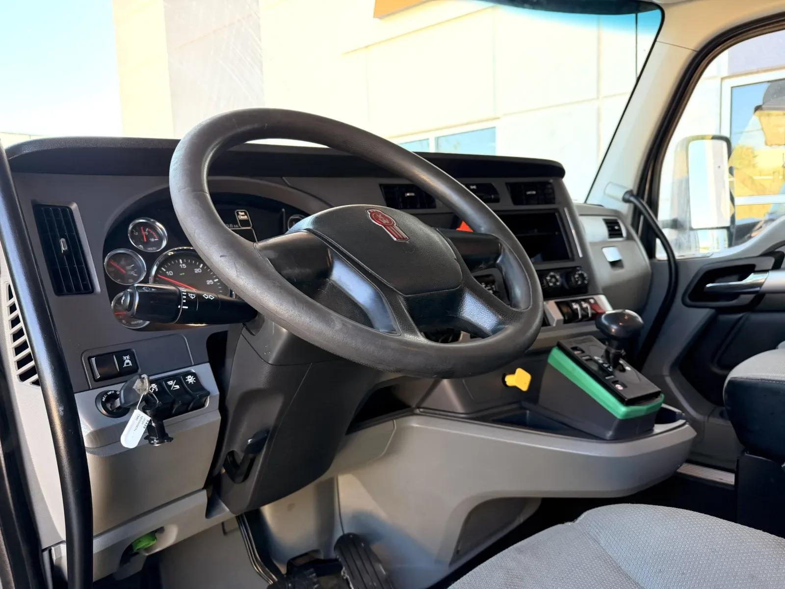 2020 Kenworth T880 in Greer, SC — photo 16