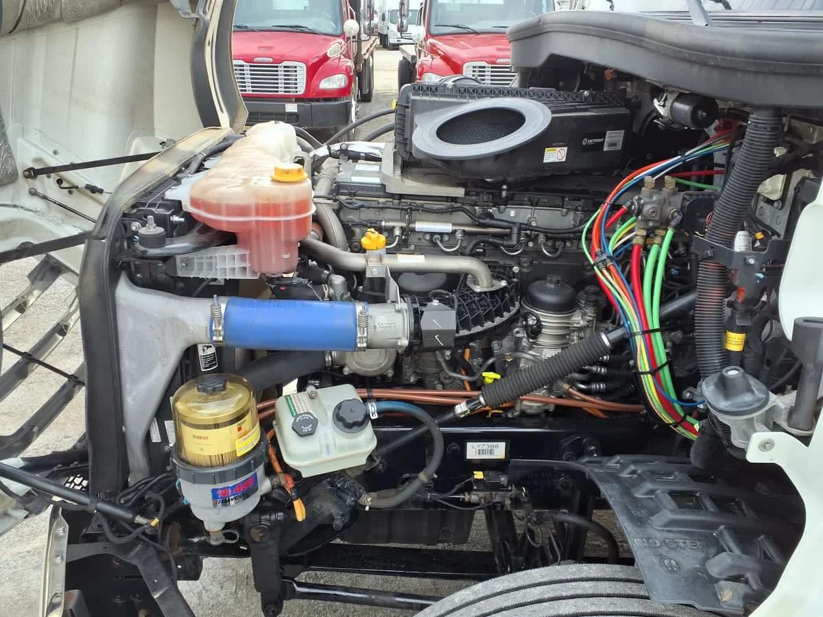 2020 Freightliner Cascadia in Greenville, SC — photo 8