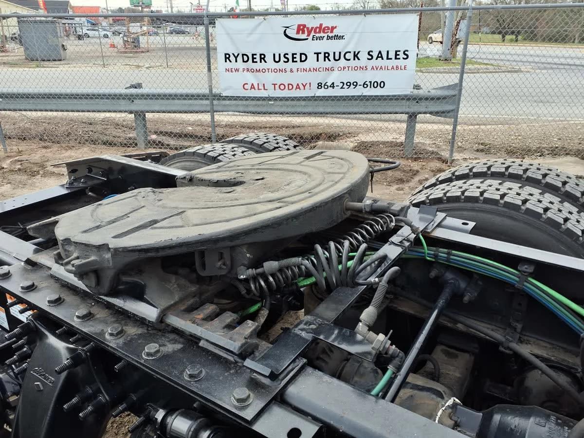 2020 Freightliner Cascadia in Greenville, SC — photo 14