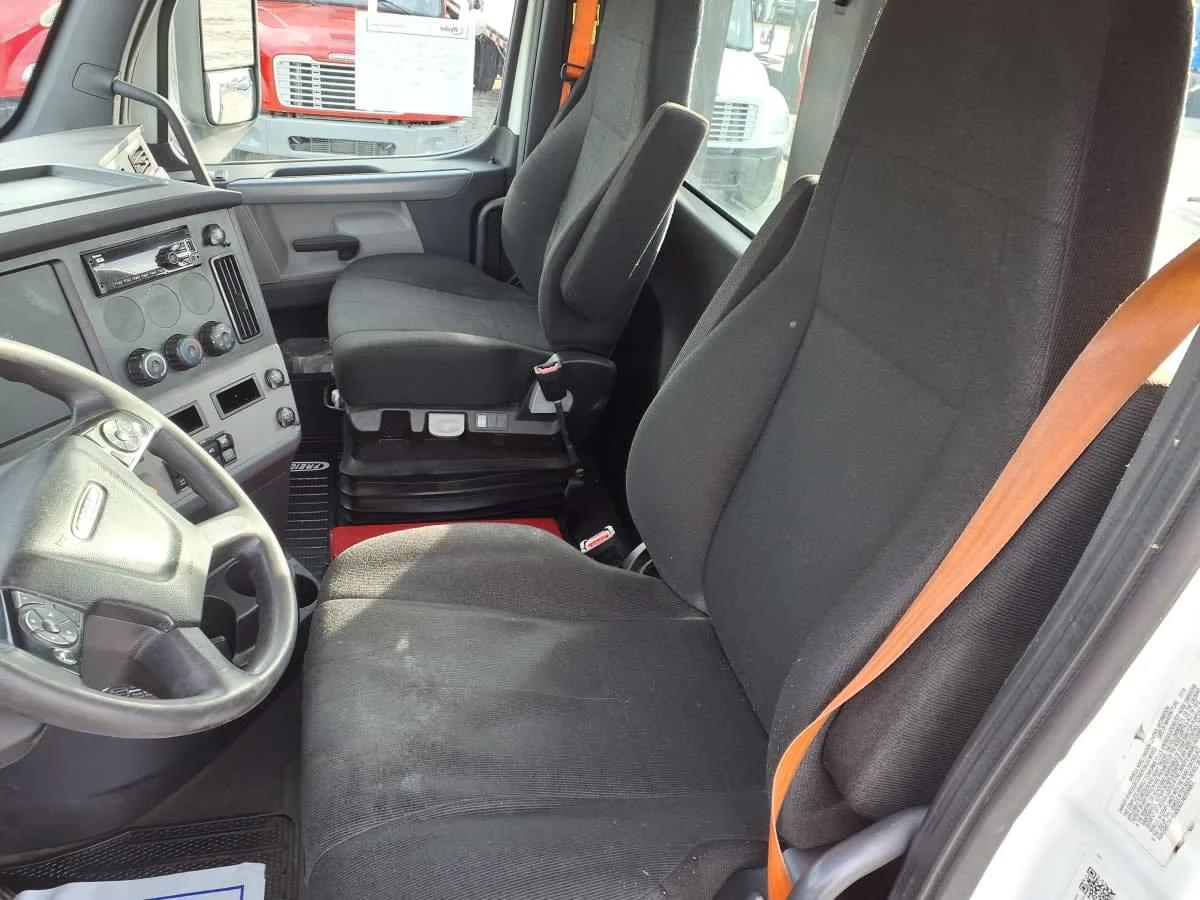 2020 Freightliner Cascadia in Greenville, SC — photo 7