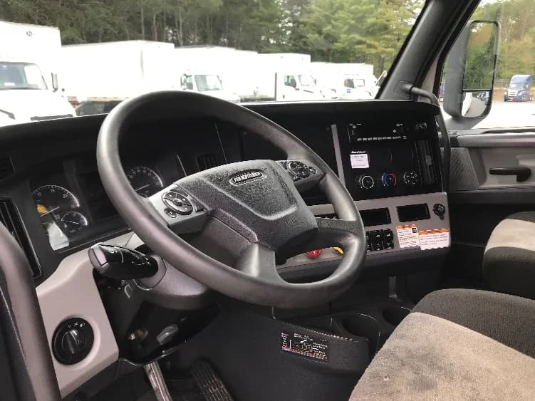2022 Freightliner Cascadia in Concord, NC — photo 10