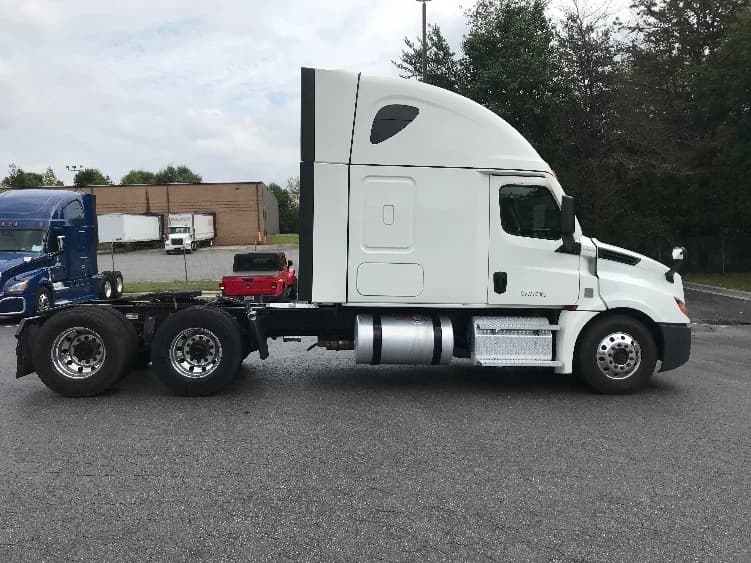 2022 Freightliner Cascadia in Concord, NC — photo 8