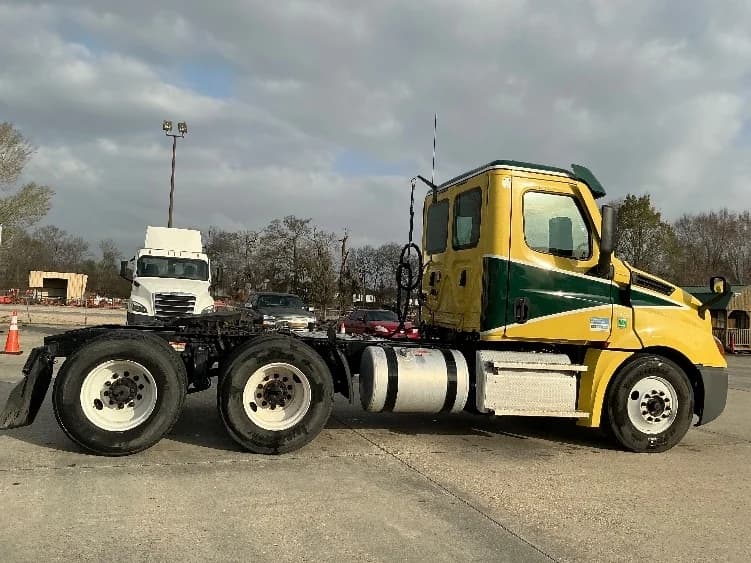 2021 Freightliner Cascadia in Hammond, LA — photo 8