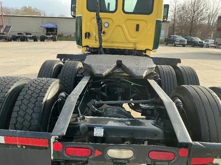 2021 Freightliner Cascadia in Hammond, LA — photo 6