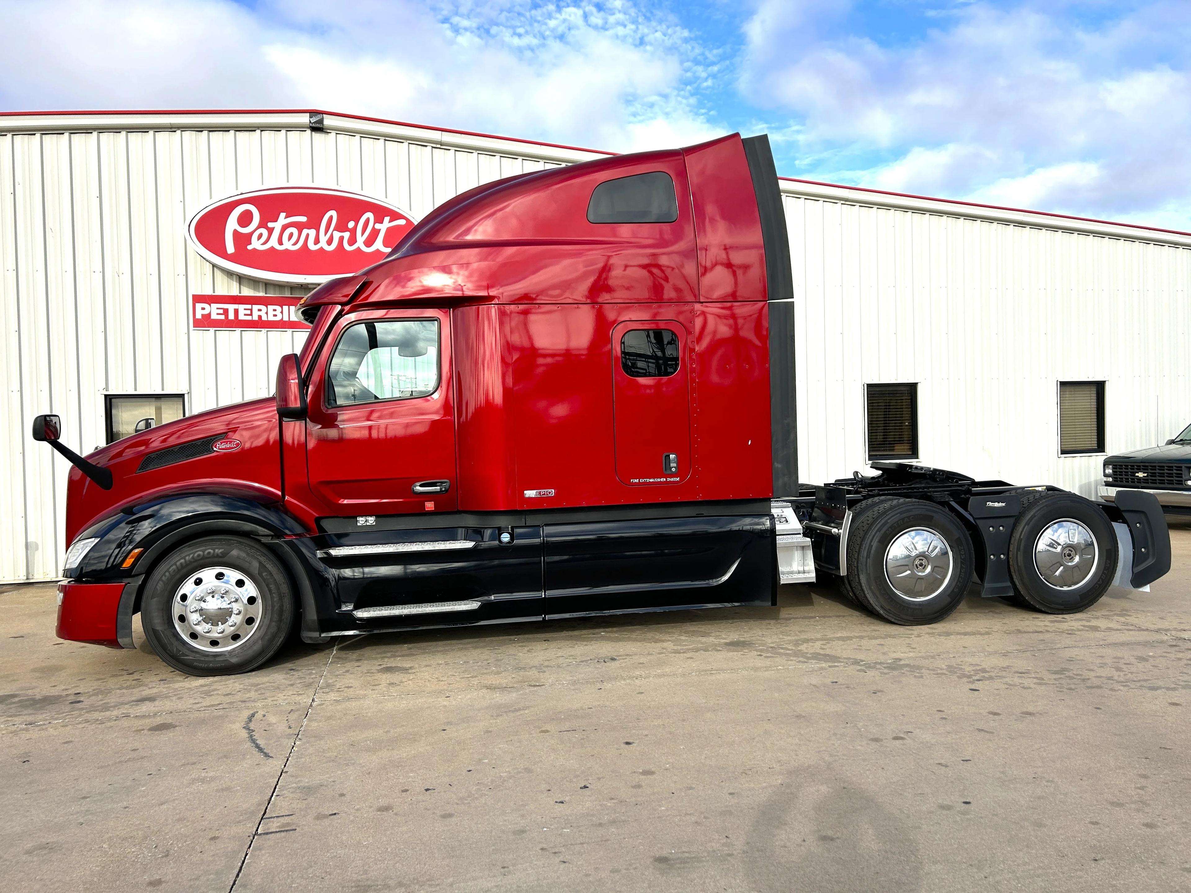 2023 Peterbilt 579 in Joplin, MO — photo 4