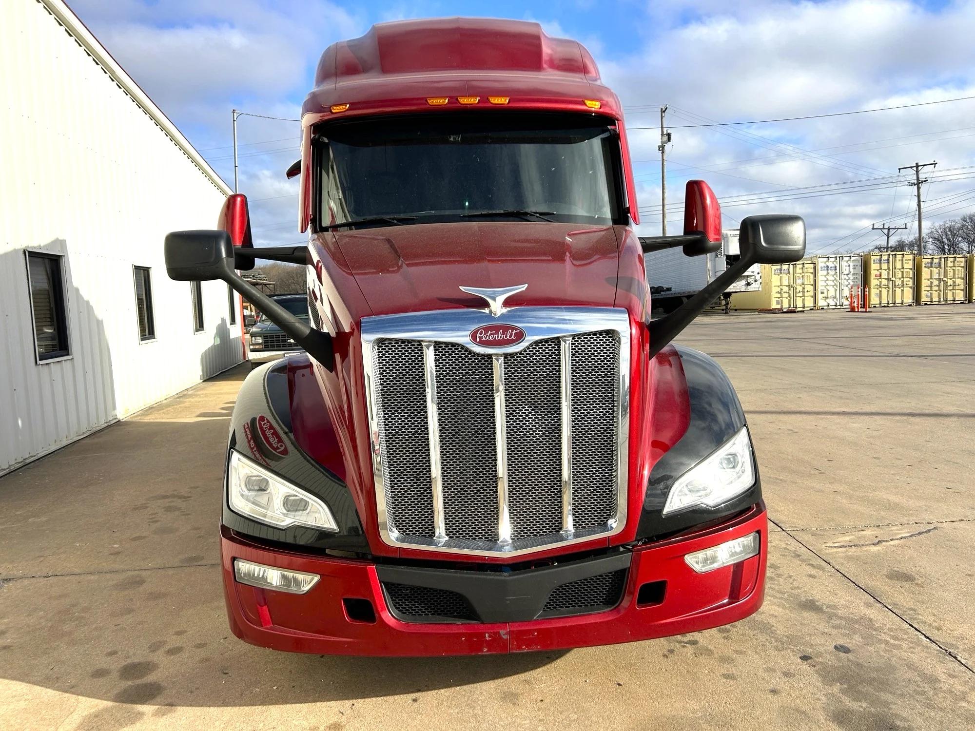 2023 Peterbilt 579 in Joplin, MO — photo 2
