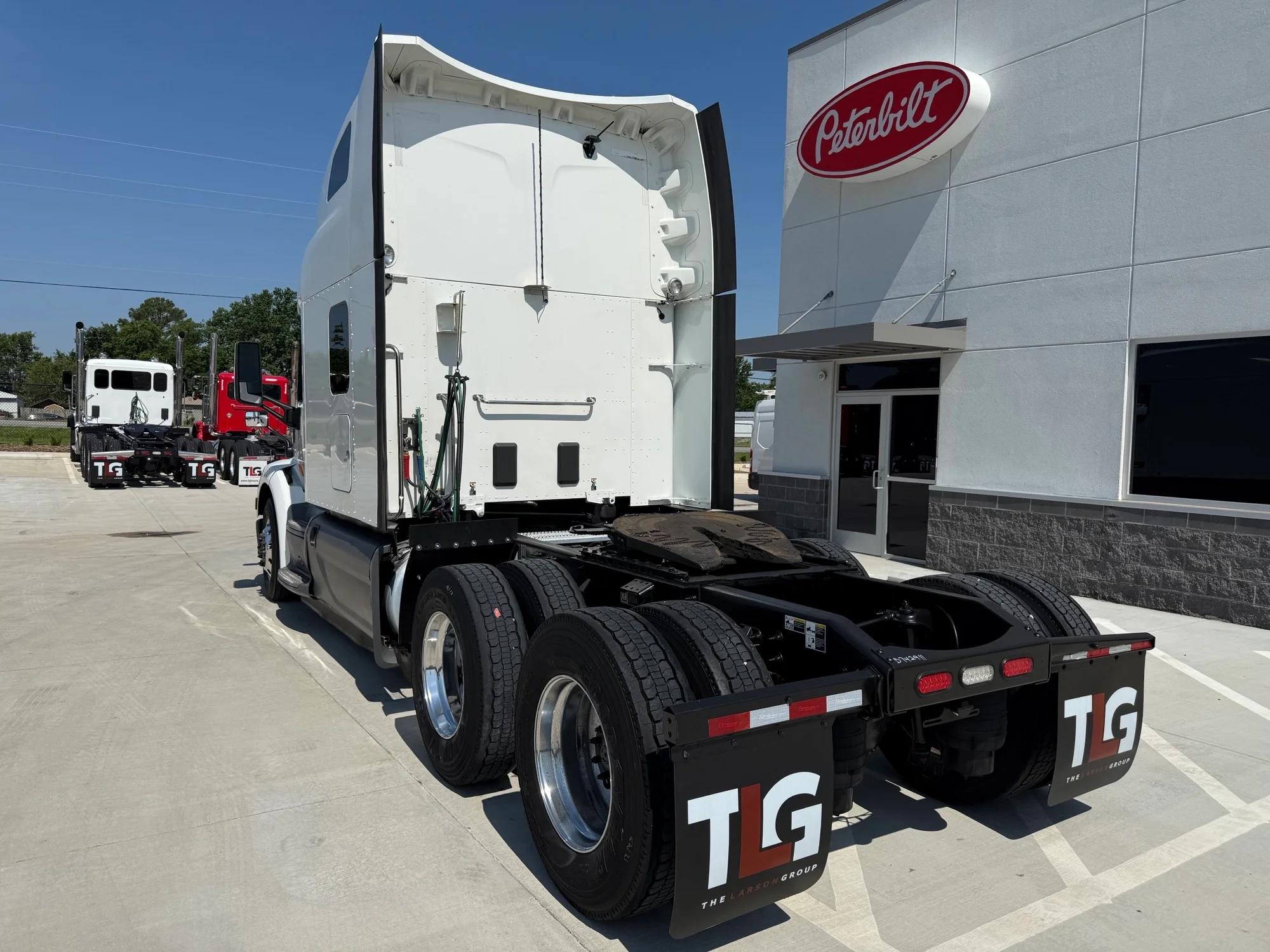 2021 Peterbilt 579 in Lowell, AR — photo 3