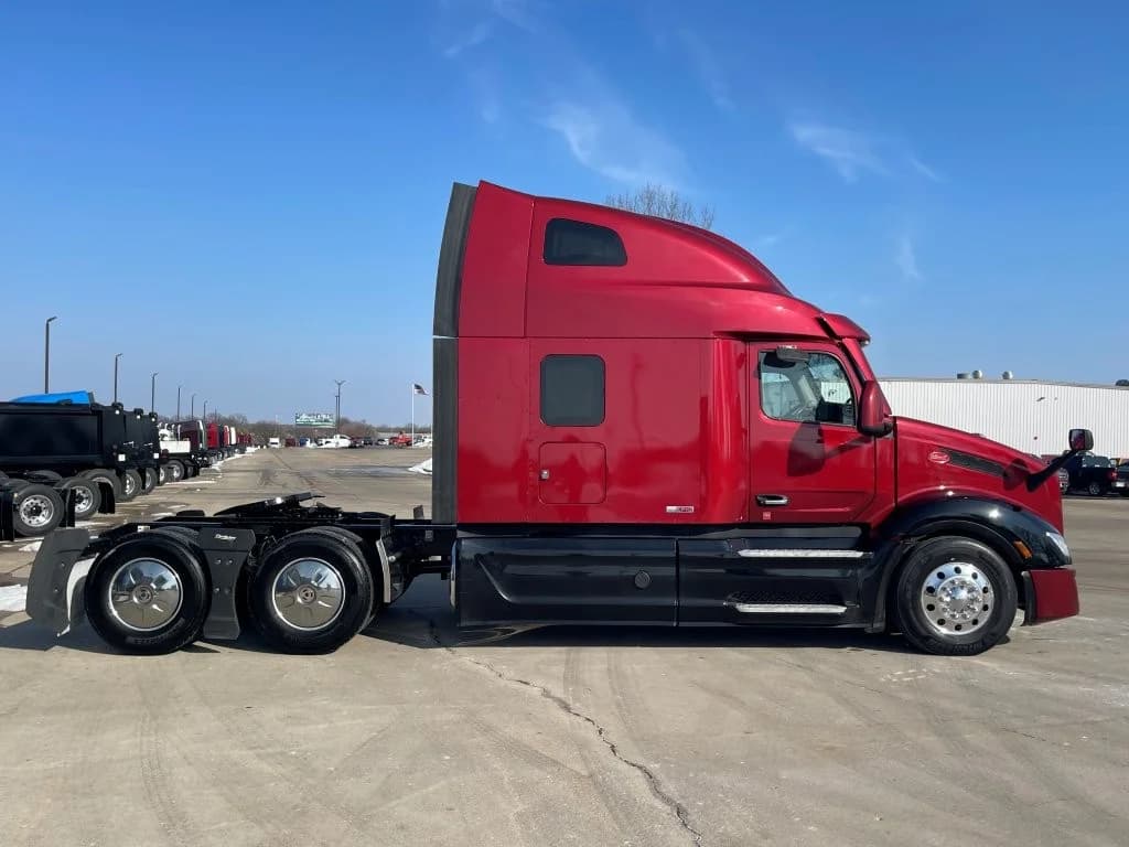 2023 Peterbilt 579 in Springfield, MO — photo 6