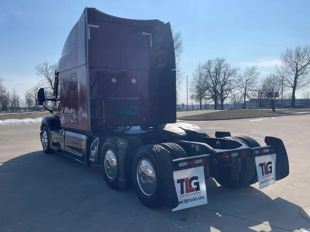 2023 Peterbilt 579 in Springfield, MO — photo 3