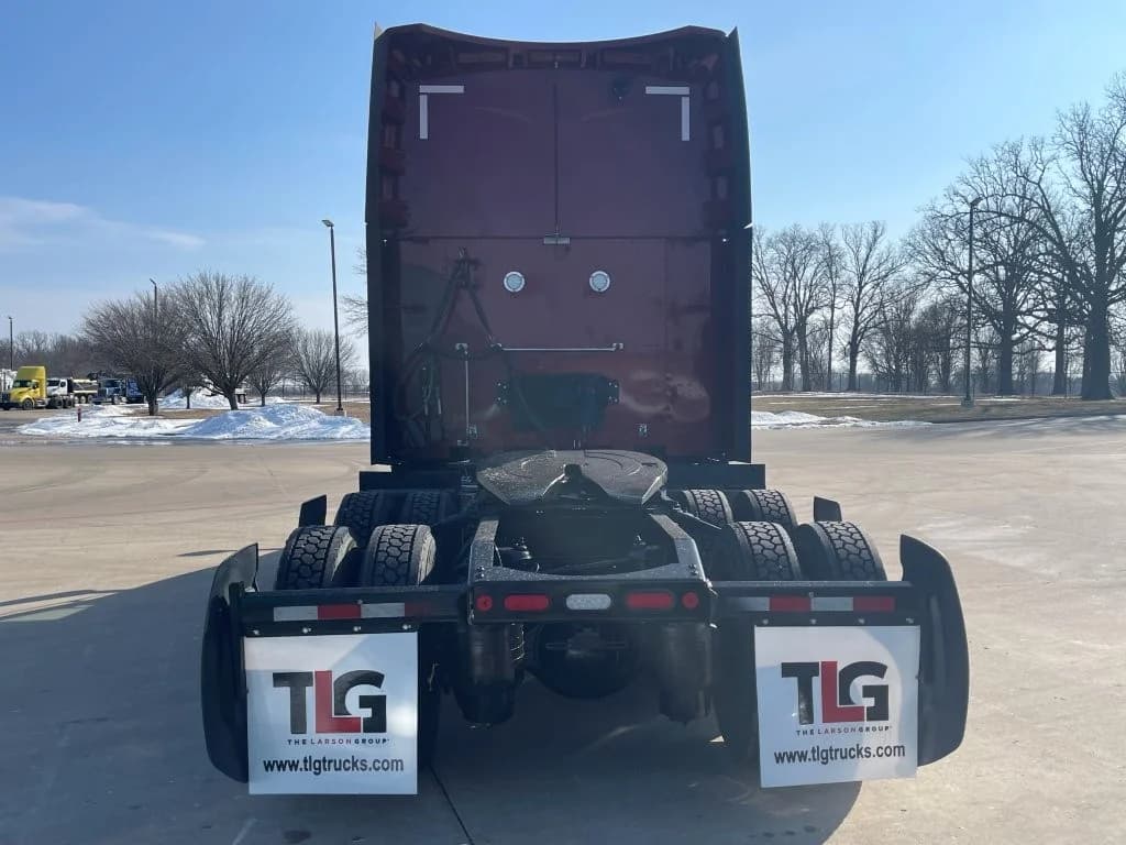 2023 Peterbilt 579 in Springfield, MO — photo 4