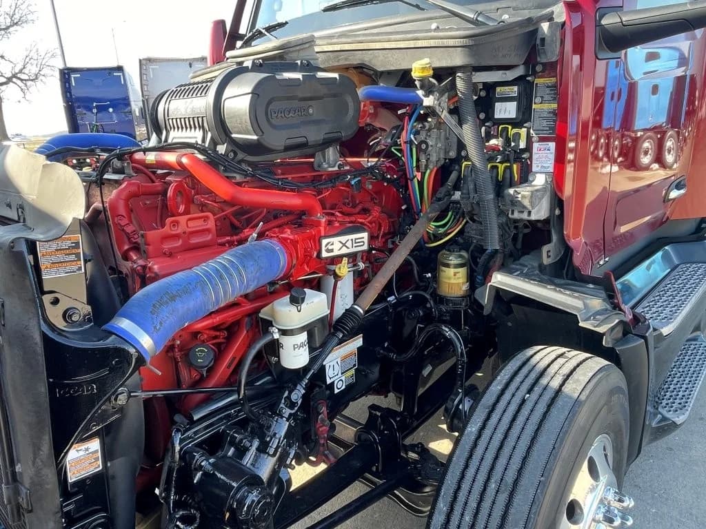 2023 Peterbilt 579 in Springfield, MO — photo 9