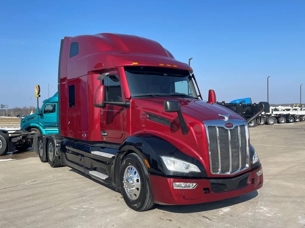 2023 Peterbilt 579 in Springfield, MO — photo 7