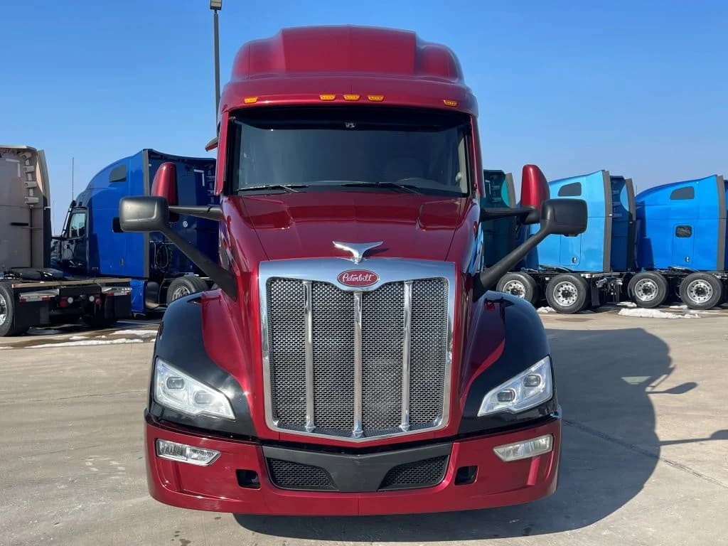 2023 Peterbilt 579 in Springfield, MO — photo 8