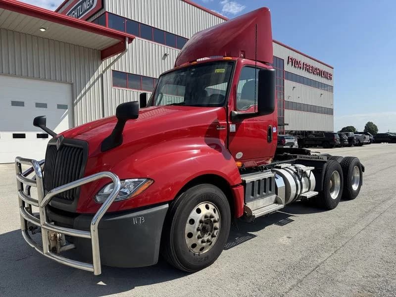 2018 International LT in Columbus, OH — photo 2