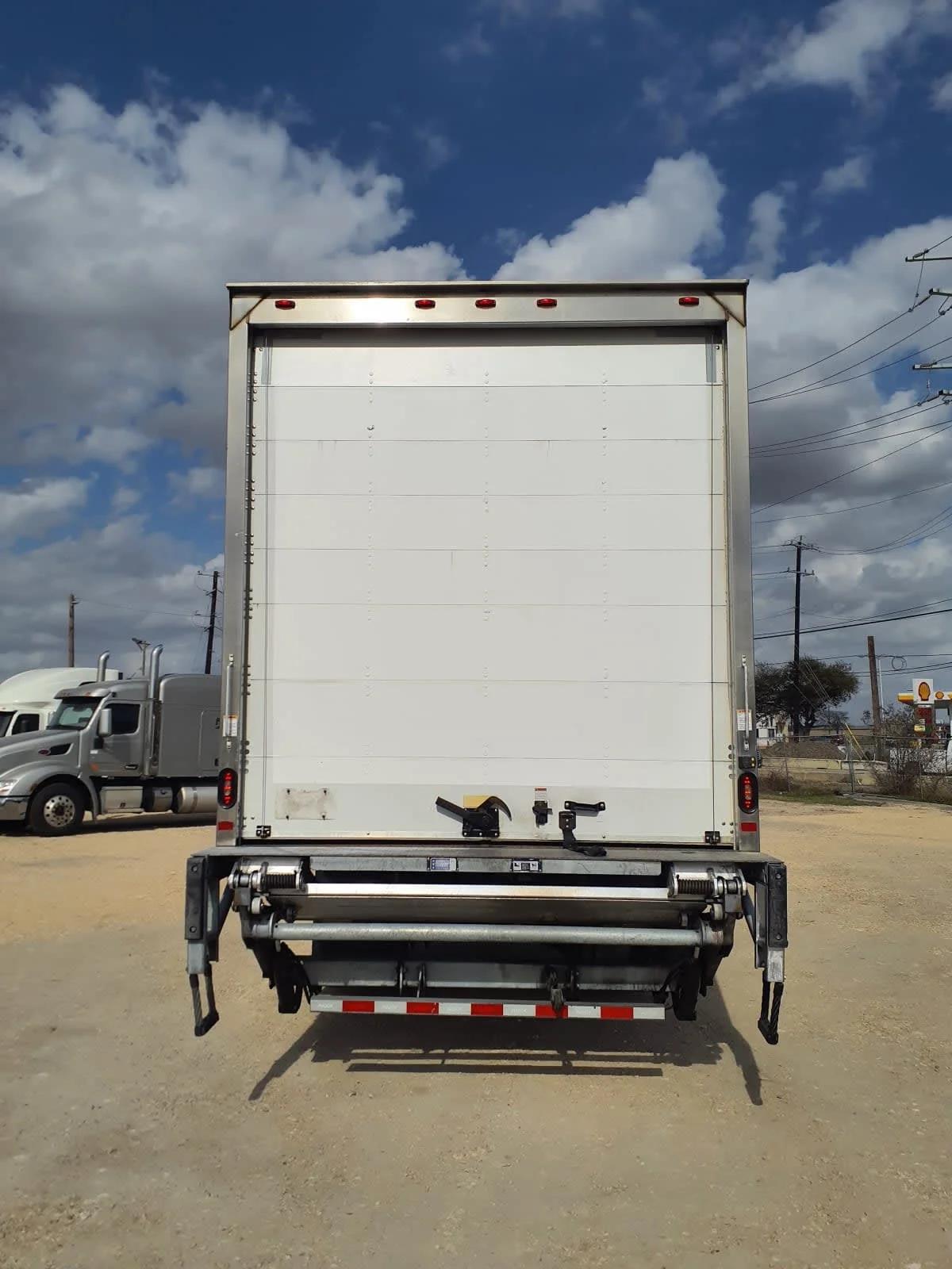 2020 Freightliner M2 106 in Converse, TX — photo 5