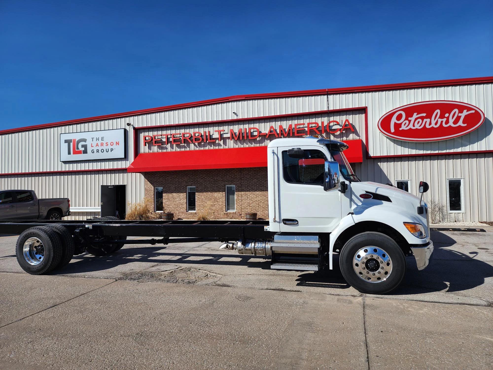 2025 Peterbilt 536 in O'Fallon, MO — photo 2