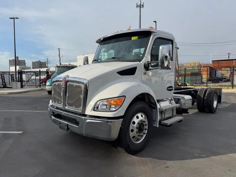 2025 Kenworth T380