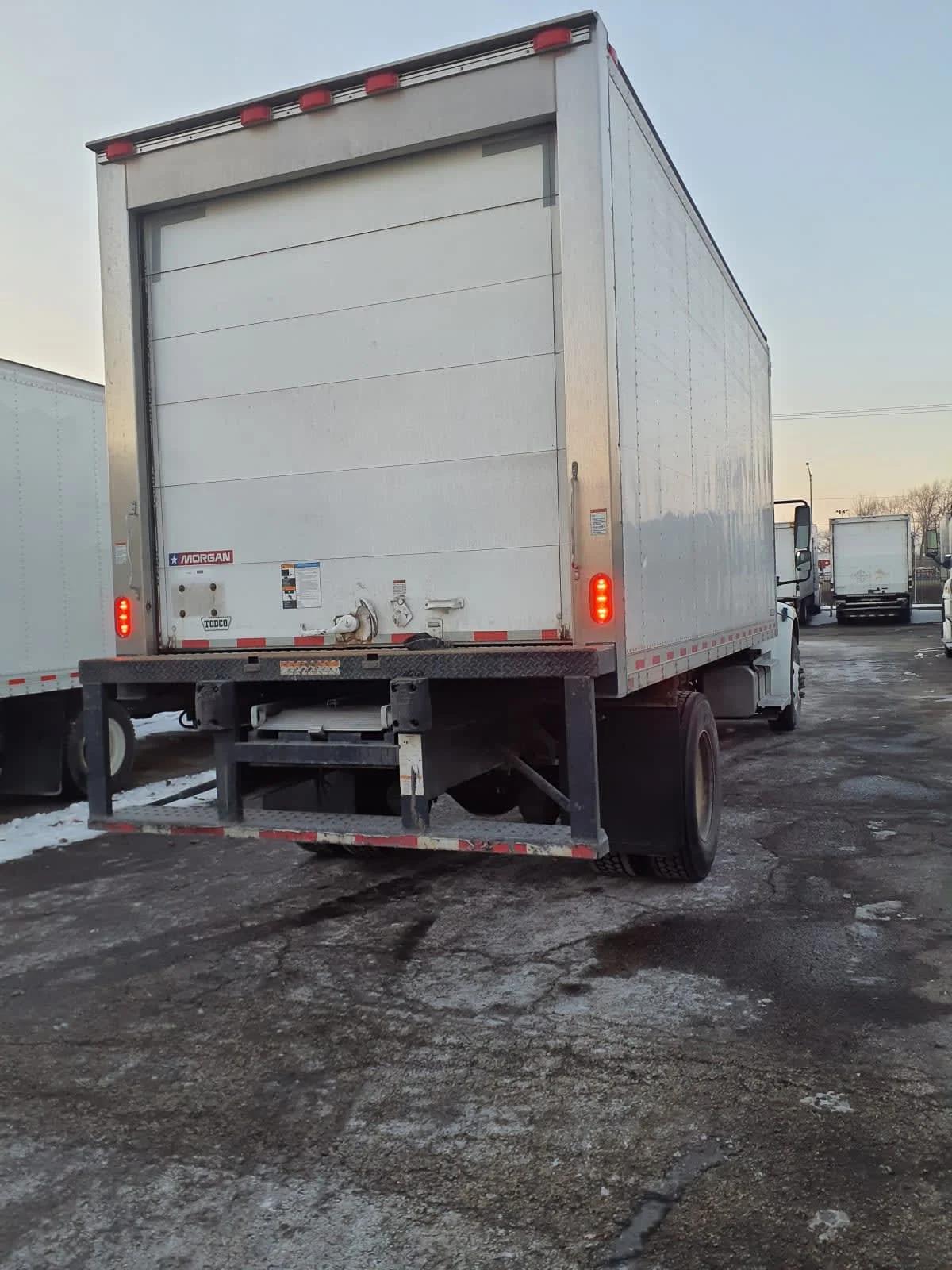 2019 Freightliner M2 106 in Bolingbrook, IL — photo 4