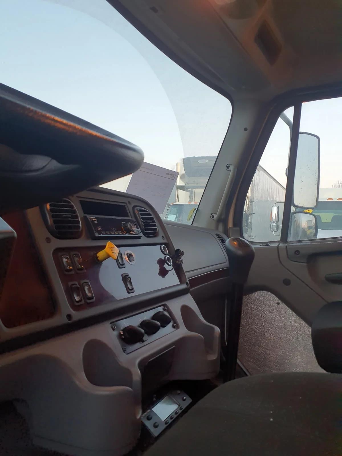 2019 Freightliner M2 106 in Bolingbrook, IL — photo 8