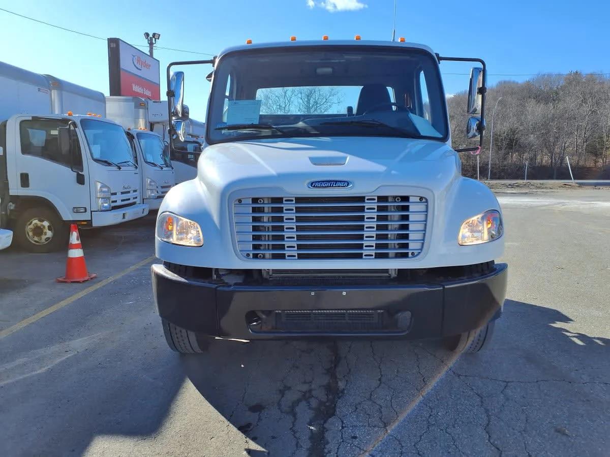 2019 Freightliner M2 106 in Salisbury, MA — photo 2