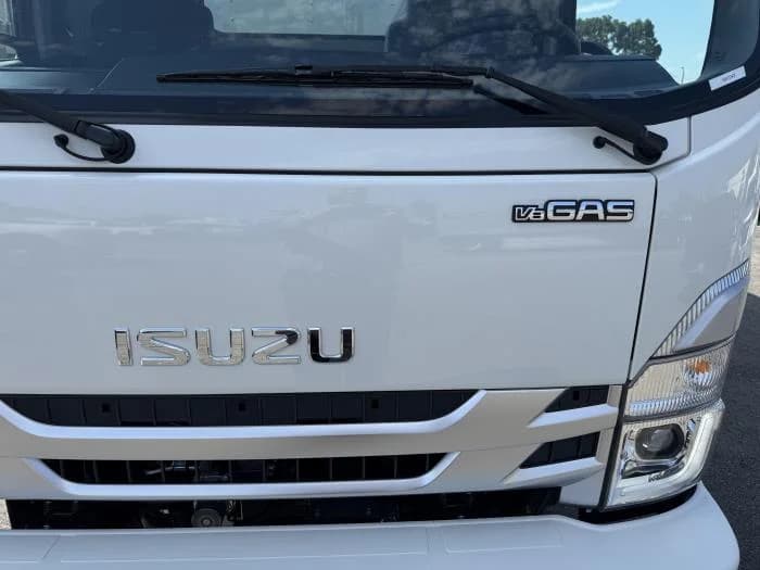 2025 Isuzu NRR in Whittier, CA — photo 9