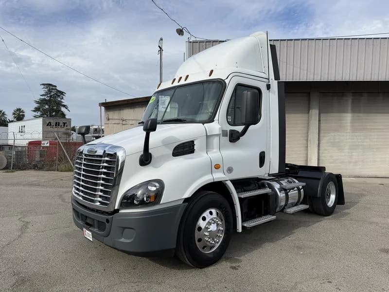 2018 Freightliner Cascadia in Bakersfield