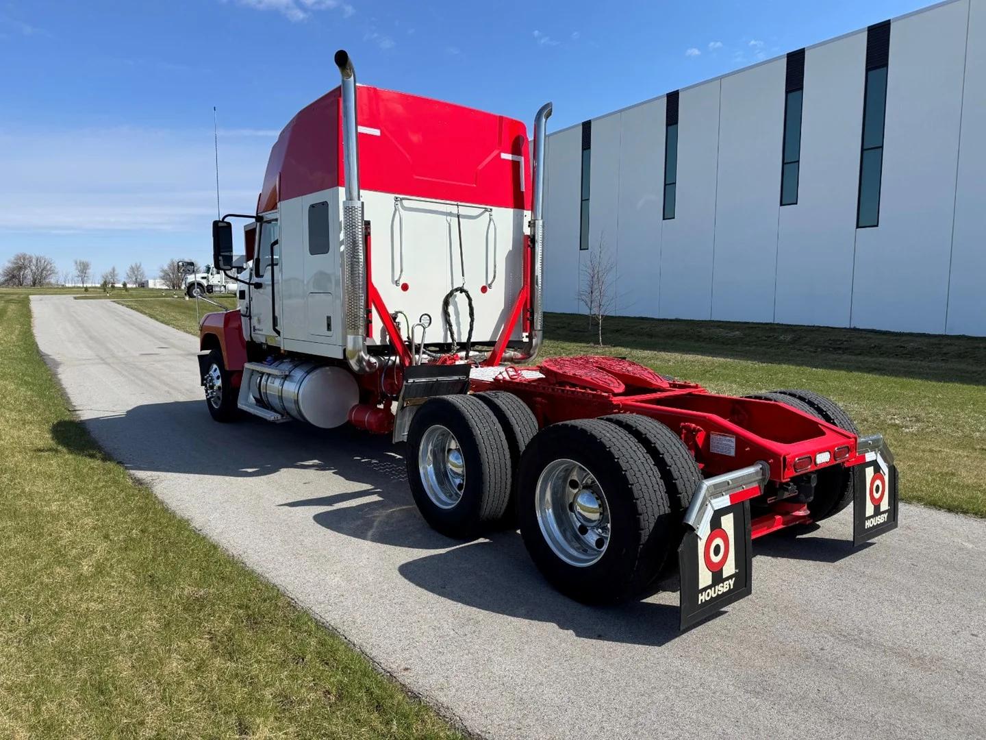 2023 Mack Pinnacle in Ankeny, IA — photo 4