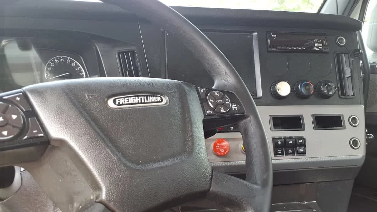 2019 Freightliner Cascadia in Memphis, TN — photo 10