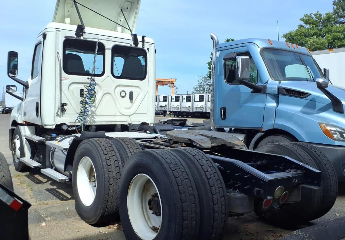 2019 Freightliner Cascadia in Memphis, TN — photo 6