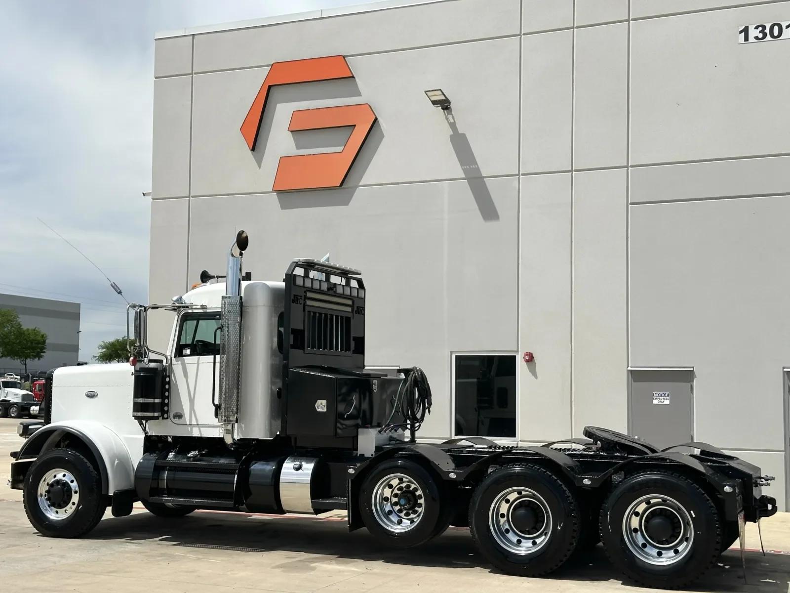 2022 Peterbilt 389 in Hutchins, TX — photo 6