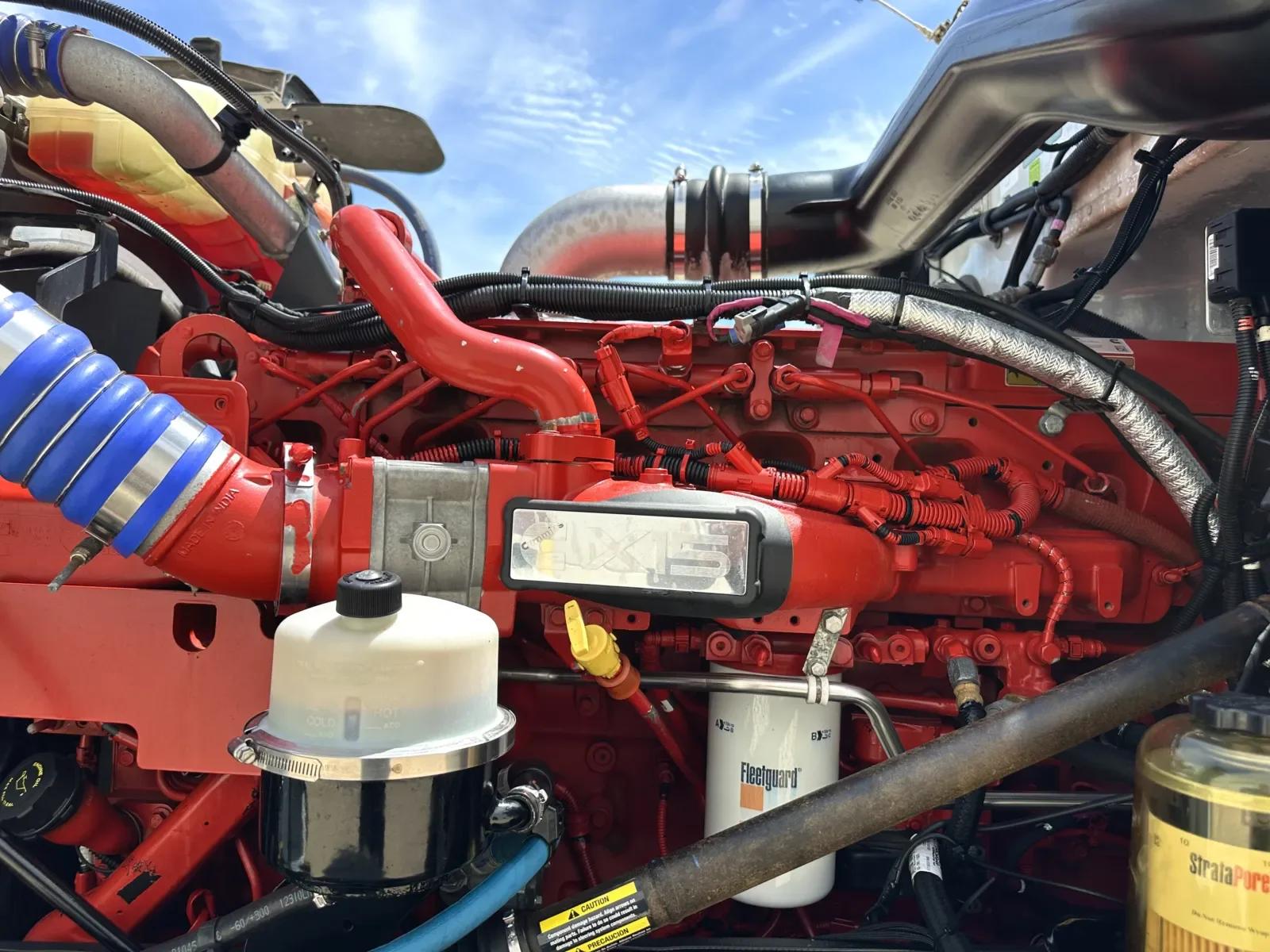 2022 Peterbilt 389 in Hutchins, TX — photo 13