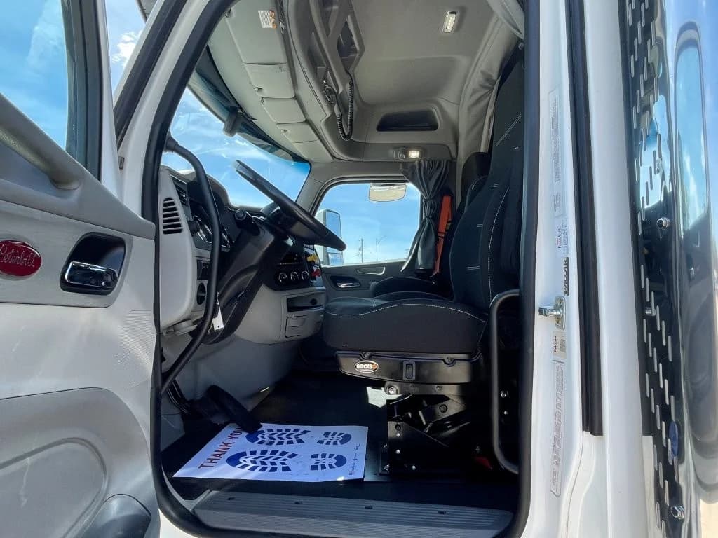 2022 Peterbilt 567 in Springfield, MO — photo 10
