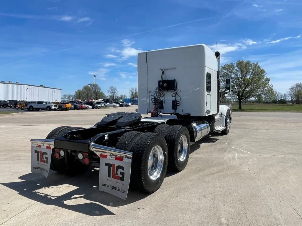 2022 Peterbilt 567 in Springfield, MO — photo 5