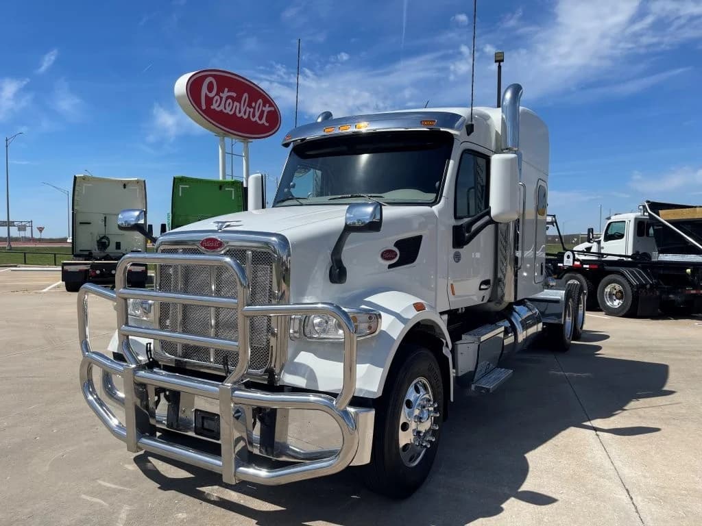 2022 Peterbilt 567 in Springfield, MO