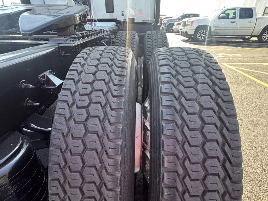 2024 Peterbilt 579 in Springfield, MO — photo 8