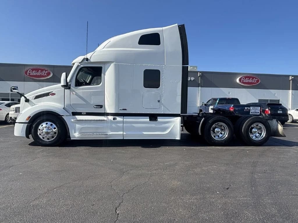 2024 Peterbilt 579 in Springfield, MO — photo 4