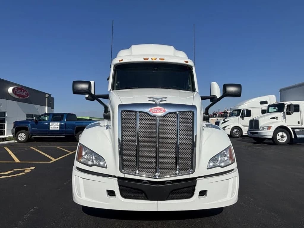 2024 Peterbilt 579 in Springfield, MO — photo 3