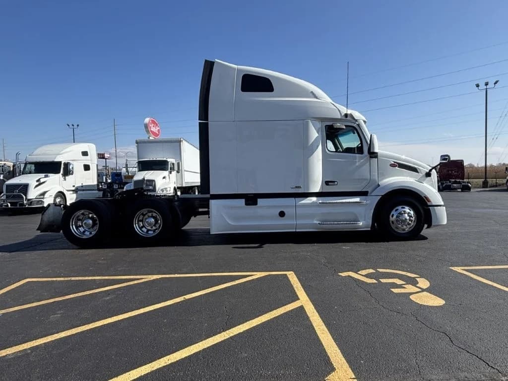 2024 Peterbilt 579 in Springfield, MO — photo 5