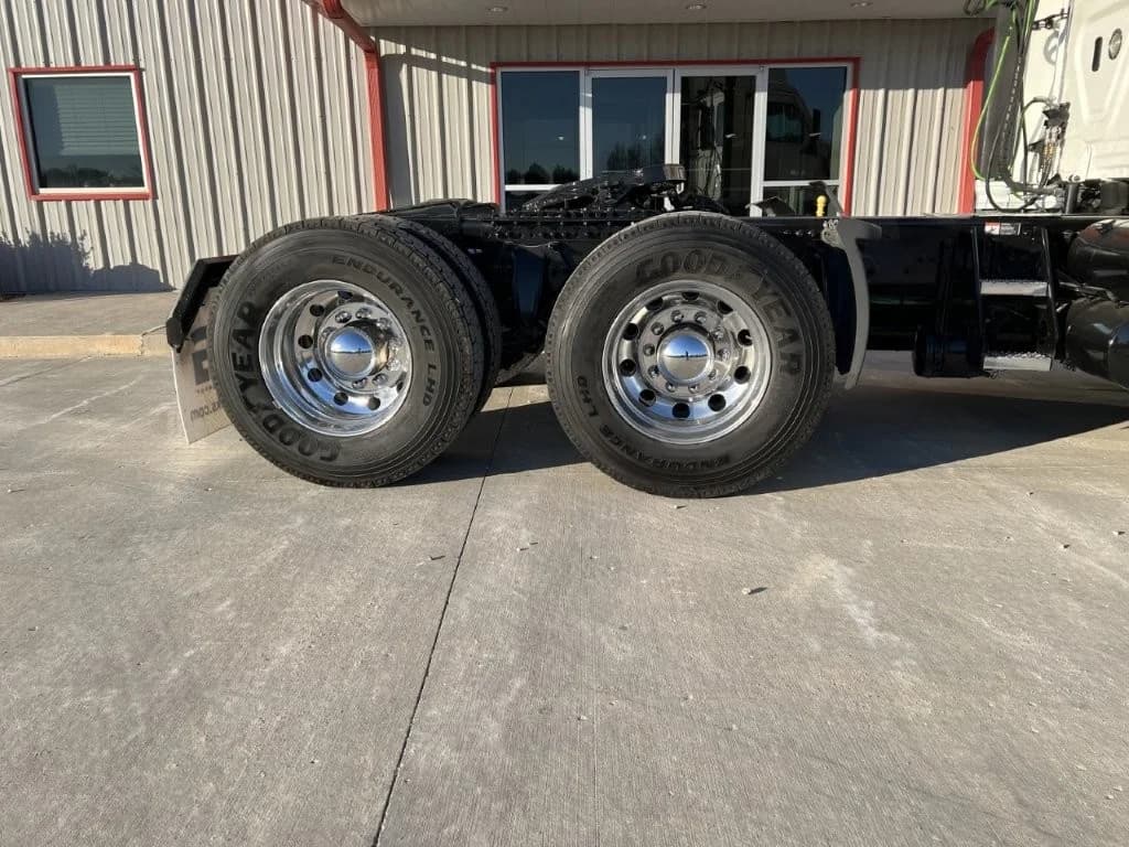 2021 Freightliner Cascadia in Springfield, MO — photo 4