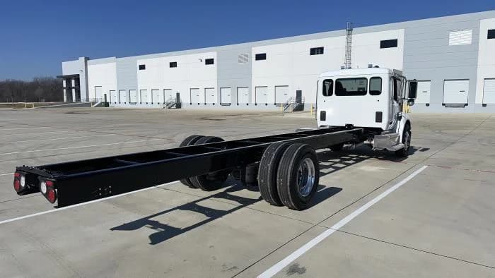 2025 Peterbilt 536 — photo 11