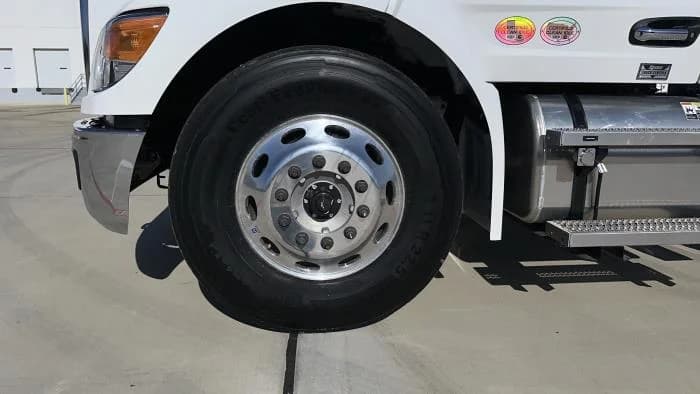 2025 Peterbilt 536 — photo 17