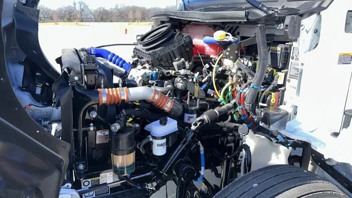2025 Peterbilt 536 — photo 21