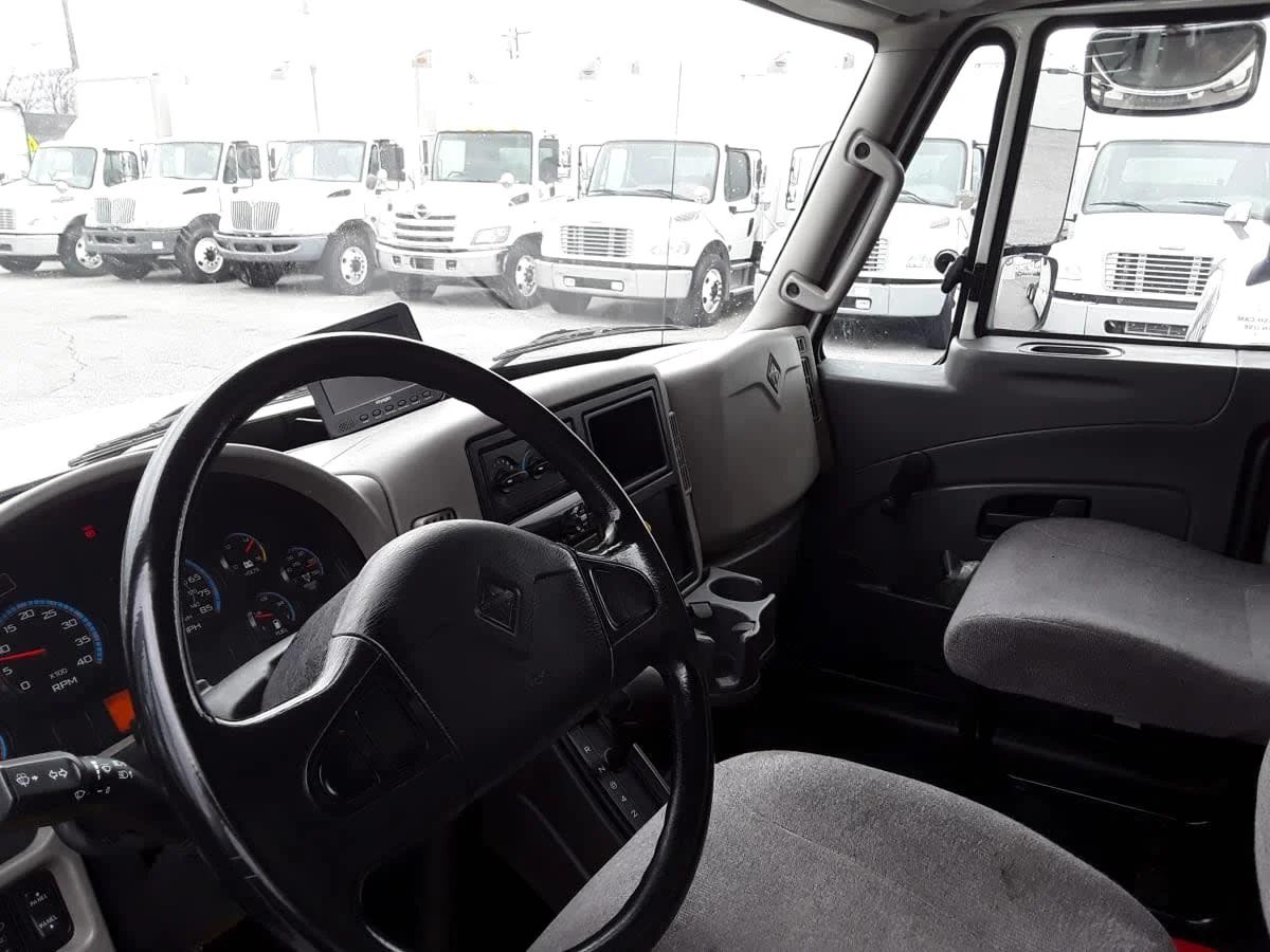 2019 International 4300 in Allentown, PA — photo 7