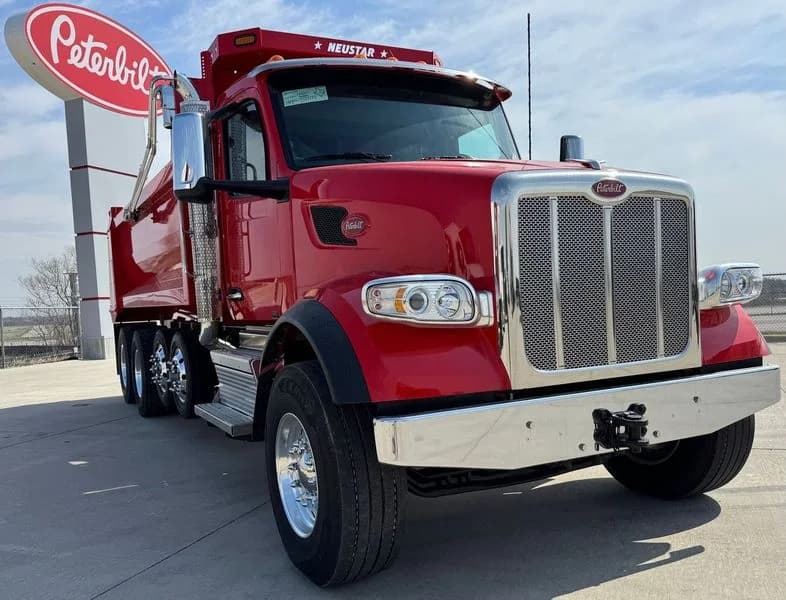 2025 Peterbilt 567 in DES MOINES, IA — photo 3
