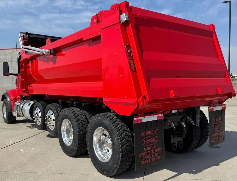 2025 Peterbilt 567 in DES MOINES, IA — photo 7