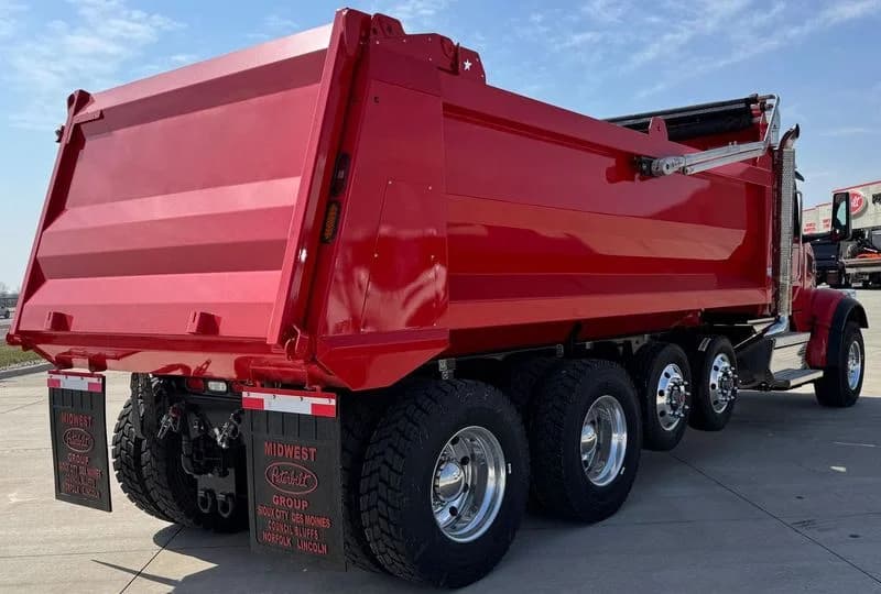 2025 Peterbilt 567 in DES MOINES, IA — photo 5