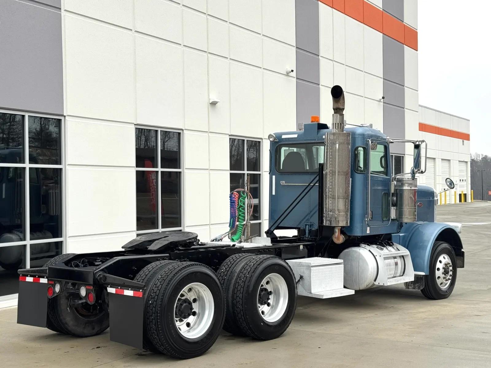 2009 Peterbilt 388 in Greer, SC — photo 5