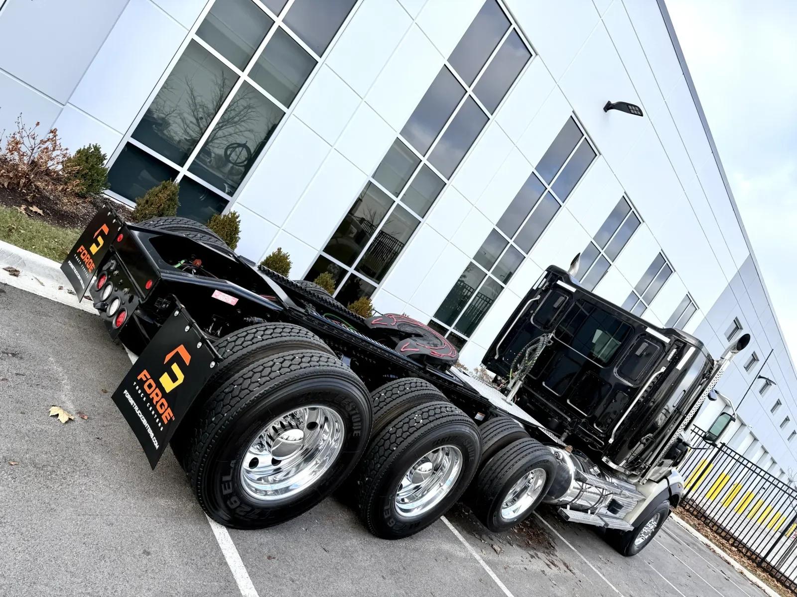2023 Western Star 4900 in New Lenox, IL — photo 11