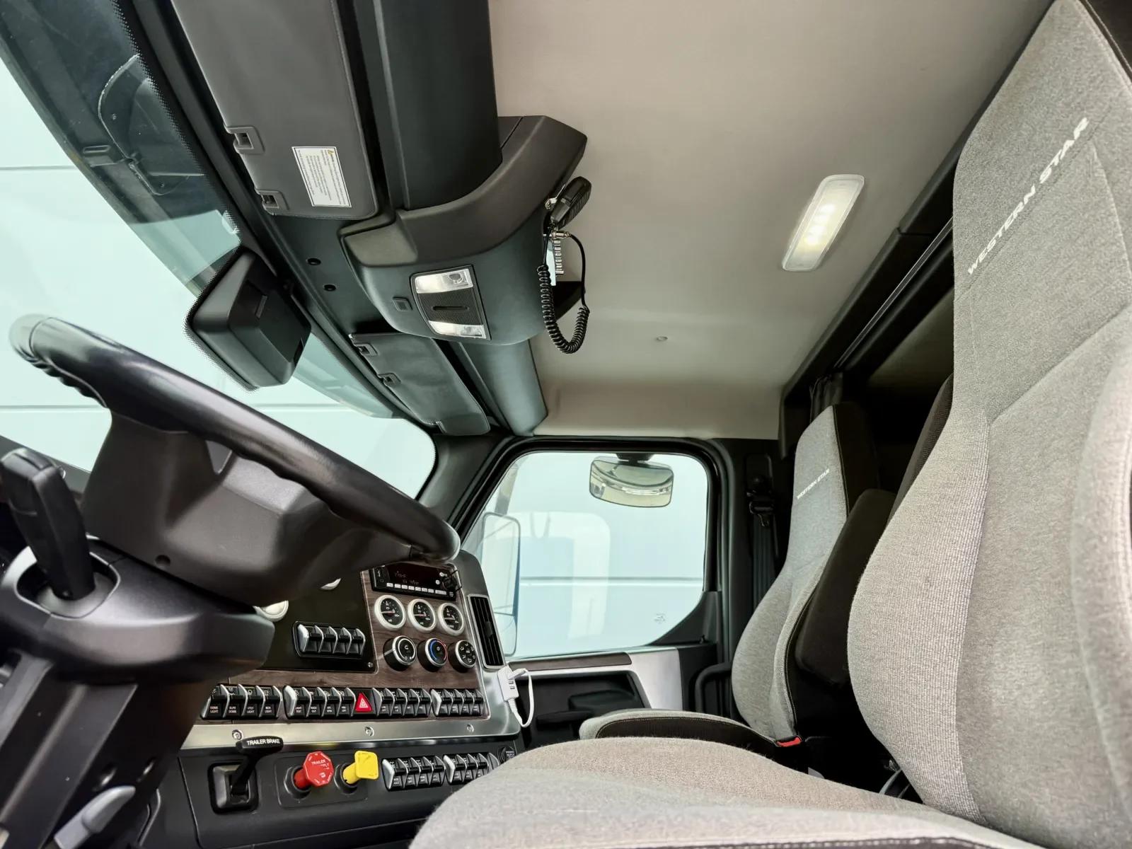 2023 Western Star 4900 in New Lenox, IL — photo 14